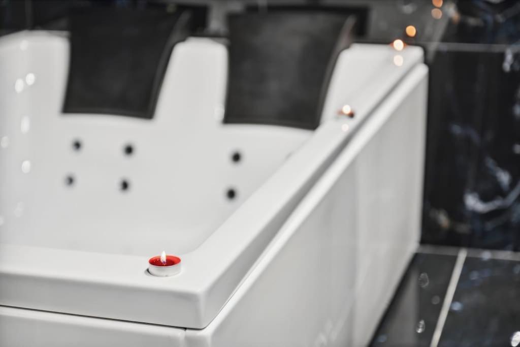 - Avec Jacuzzi Et Sauna Privatif Corbeil-Essonnes